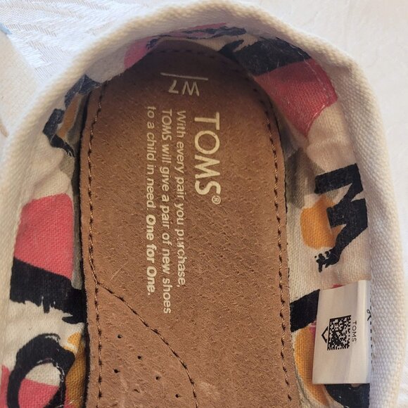 TOMS White Alpargatas - Picture 3 of 6